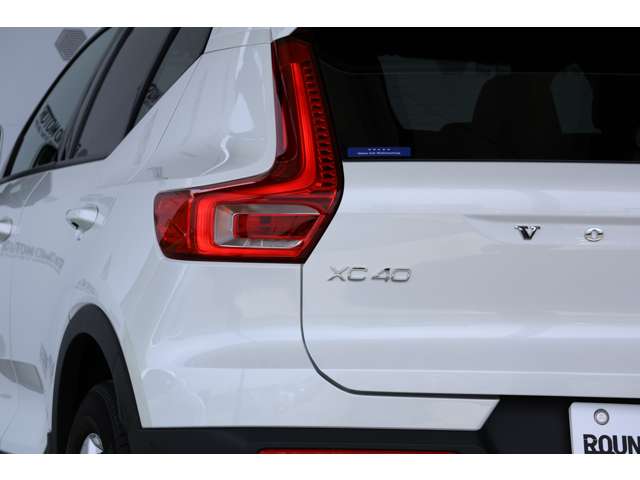 ボルボ ＸＣ４０ プラス　プロ　Ｂ３ R4年 (近畿) 99