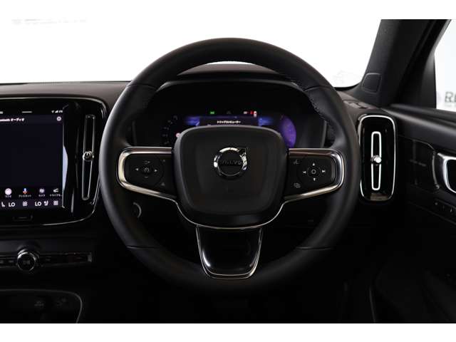ボルボ ＸＣ４０ プラス　プロ　Ｂ３ R4年 (近畿) 99