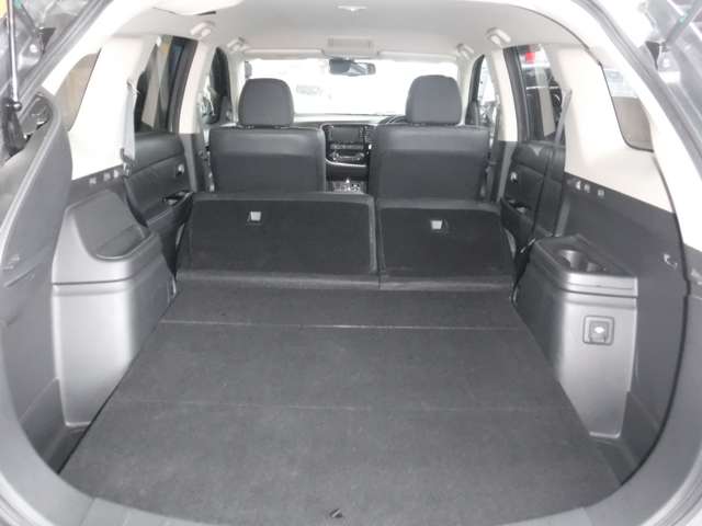 三菱 アウトランダーＰＨＥＶ ２．０ Ｇ ナビパッケージ ４ＷＤ H28年 (関東) 99