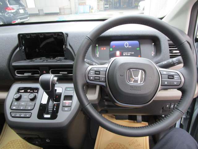 ホンダ フリード　ハイブリッド １．５ Ｅ：ＨＥＶ エアー ＥＸ R8年 (関東) 99