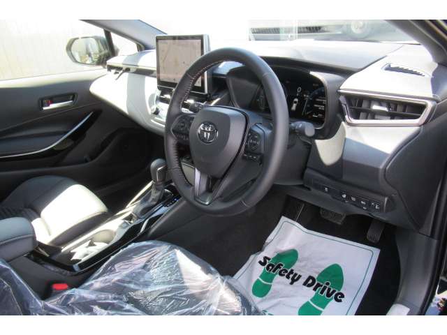 トヨタ カローラ　ツーリング　ハイブリッド １．８ ハイブリッド ＷＸＢ R8年 (関東) 99