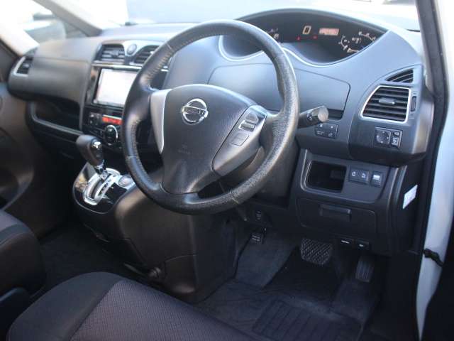 日産 セレナ ２．０ ハイウェイスター Ｓ－ＨＹＢＲＩＤ Ｖセレクション H25年 (関東) 99