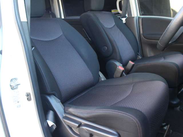 日産 セレナ ２．０ ハイウェイスター Ｓ－ＨＹＢＲＩＤ Ｖセレクション H25年 (関東) 99