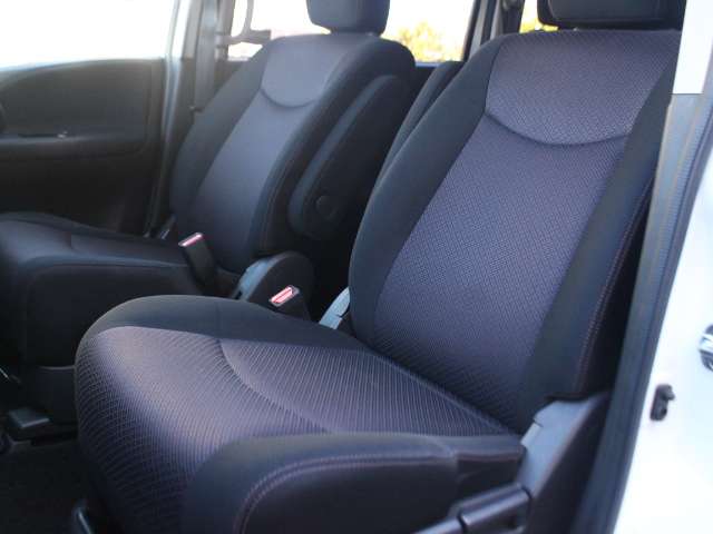 日産 セレナ ２．０ ハイウェイスター Ｓ－ＨＹＢＲＩＤ Ｖセレクション H25年 (関東) 99