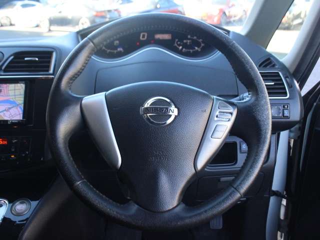 日産 セレナ ２．０ ハイウェイスター Ｓ－ＨＹＢＲＩＤ Ｖセレクション H25年 (関東) 99