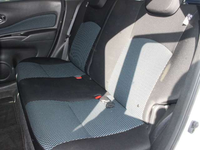 日産 ノート １．２ Ｘ H25年 (関東) 99