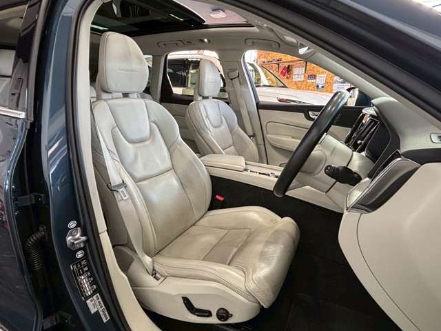ボルボ ＸＣ６０ Ｔ５ ＡＷＤ インスクリプション ４ＷＤ H30年 (甲信越・北陸) 99