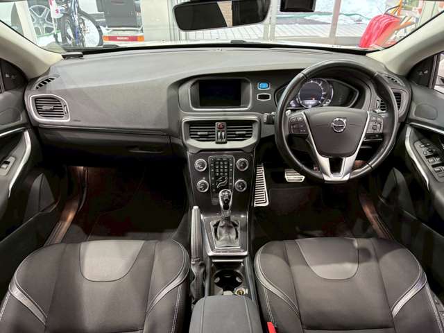 ボルボ Ｖ４０ Ｄ４ モメンタム ディーゼルターボ H29年 (甲信越・北陸) 99