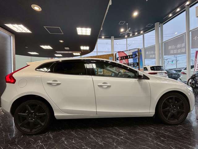 ボルボ Ｖ４０ Ｄ４ モメンタム ディーゼルターボ H29年 (甲信越・北陸) 99