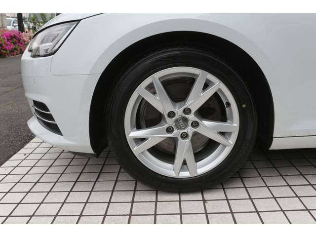 アウディ Ａ４　アバント １．４　ＴＦＳＩ　スポーツ H28年 (関東) 99