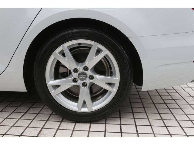 アウディ Ａ４　アバント １．４　ＴＦＳＩ　スポーツ H28年 (関東) 99