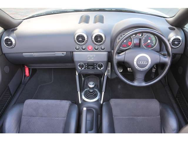 アウディ ＴＴロードスター １．８Ｔ H14年 (関東) 99