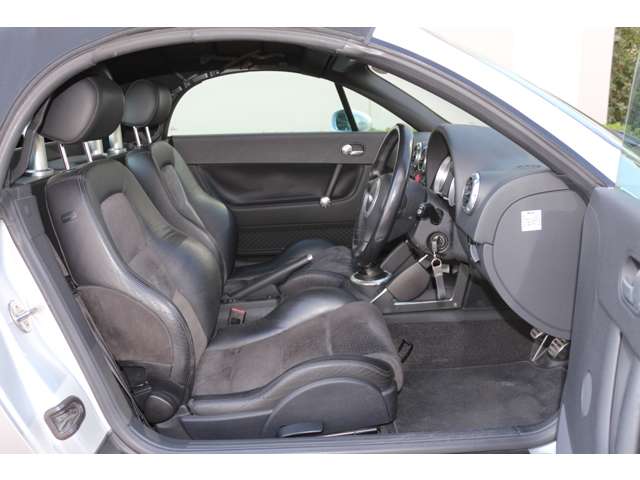 アウディ ＴＴロードスター １．８Ｔ H14年 (関東) 99