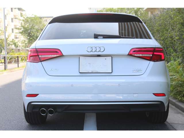 アウディ Ａ３　スポーツバック １．４　ＴＦＳＩ　スポーツ H29年 (関東) 99