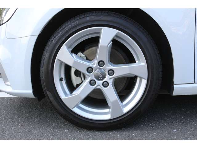 アウディ Ａ３　スポーツバック １．４　ＴＦＳＩ　スポーツ H29年 (関東) 99