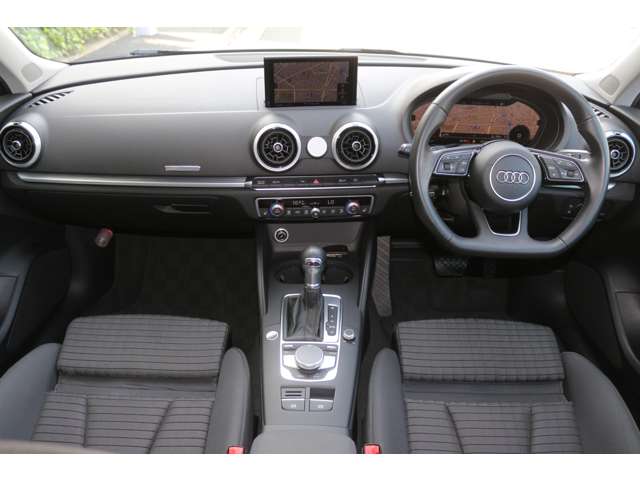 アウディ Ａ３　スポーツバック １．４　ＴＦＳＩ　スポーツ H29年 (関東) 99
