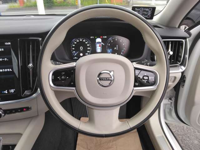 ボルボ Ｖ６０ Ｂ５　インスクリプション R3年 (関東) 99