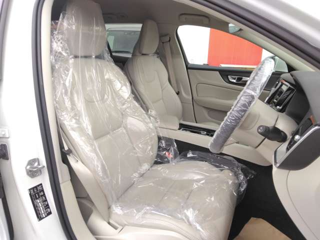ボルボ Ｖ６０ Ｂ５　インスクリプション R3年 (関東) 99