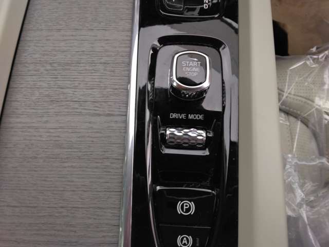 ボルボ Ｖ６０ Ｂ５　インスクリプション R3年 (関東) 99
