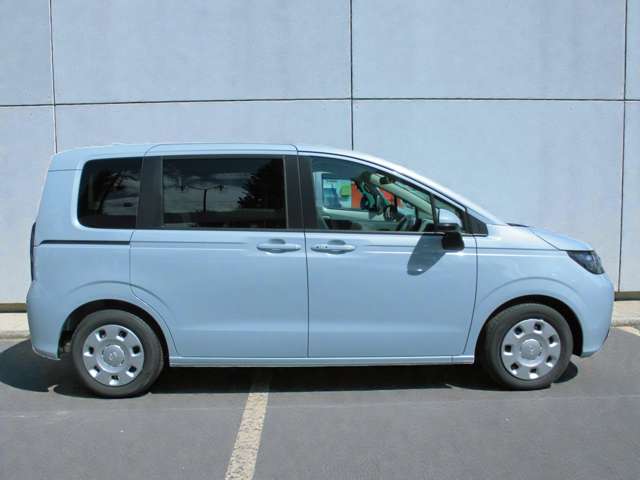 ホンダ フリード　ハイブリッド １．５ Ｅ：ＨＥＶ エアー R8年 (関東) 99