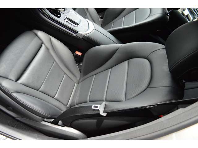 メルセデスベンツ ＧＬＣクラス ２２０ Ｄ ４マチック ＡＭＧライン ディーゼルターボ ４ＷＤ R4年 (関東) 99