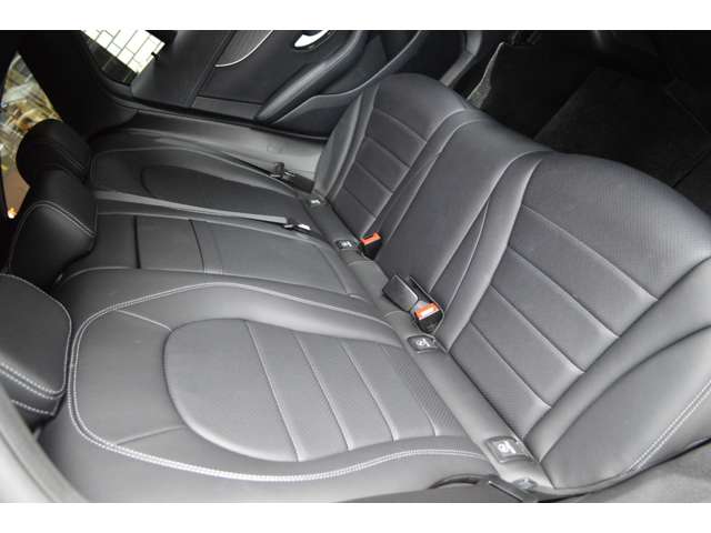 メルセデスベンツ ＧＬＣクラス ２２０ Ｄ ４マチック ＡＭＧライン ディーゼルターボ ４ＷＤ R4年 (関東) 99