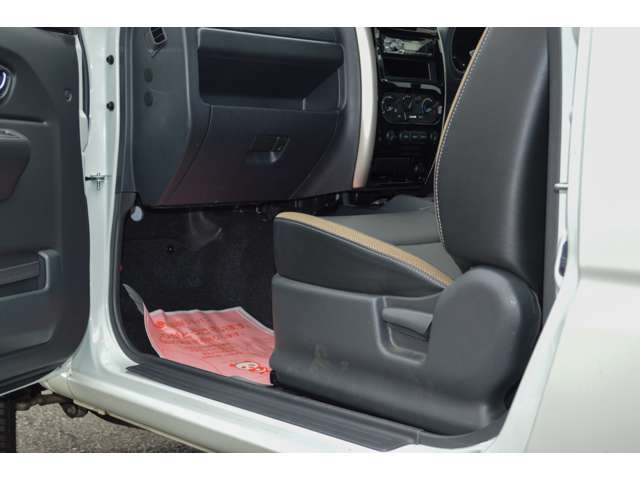 スズキ ジムニー ６６０ ランドベンチャー ４ＷＤ H30年 (関東) 99