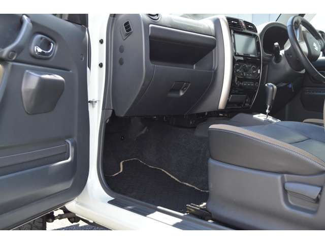 スズキ ジムニー ６６０ ランドベンチャー ４ＷＤ H29年 (関東) 99