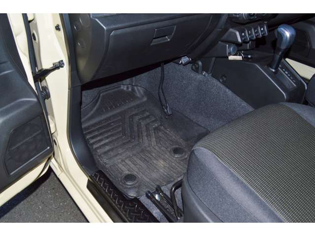 スズキ ジムニー ６６０ ＸＬ ４ＷＤ R6年 (関東) 99