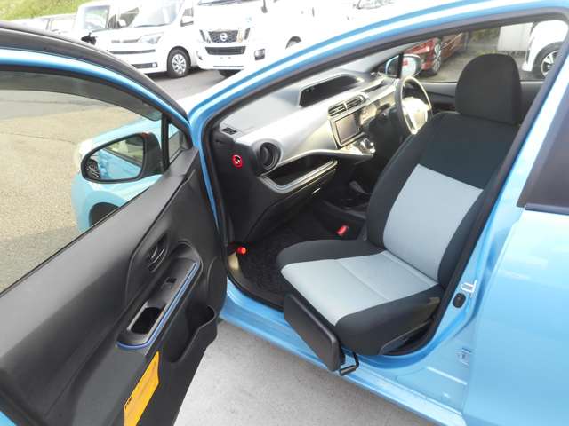 トヨタ アクア １．５ Ｓ ウェルキャブ 助手席回転シート車 Ａタイプ H26年 (東北) 99