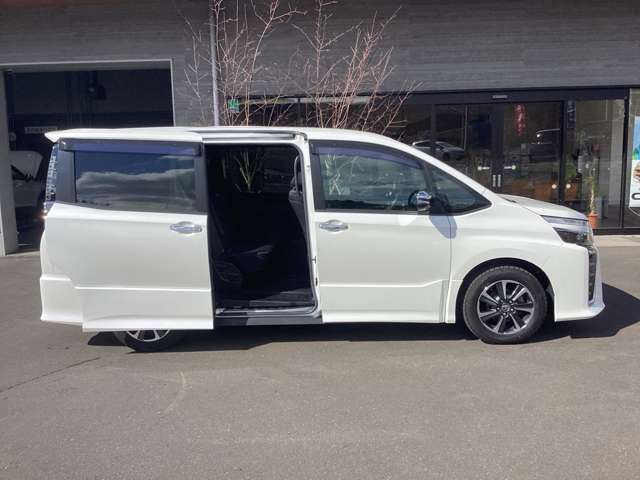 トヨタ ヴォクシー ２．０ ＺＳ 煌 H30年 (東北) 99