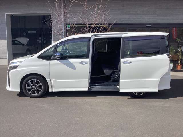 トヨタ ヴォクシー ２．０ ＺＳ 煌 H30年 (東北) 99