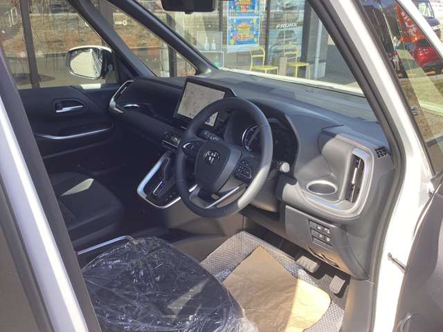 トヨタ ヴォクシー １．８ ハイブリッド Ｓ－Ｚ R8年 (東北) 99