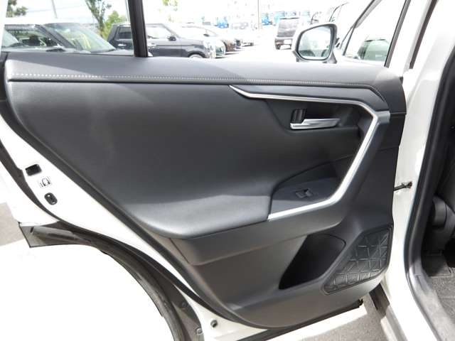トヨタ ＲＡＶ４ ２．５ ハイブリッド Ｇ Ｅ－ＦＯＵＲ ４ＷＤ R2年 (東北) 99