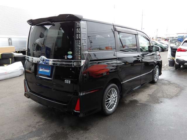 トヨタ ヴォクシー １．８ ハイブリッド ＺＳ H28年 (東北) 99