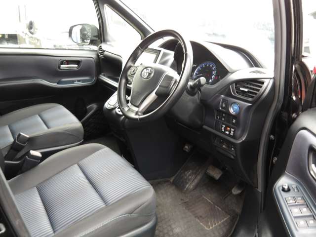 トヨタ ヴォクシー １．８ ハイブリッド ＺＳ H28年 (東北) 99