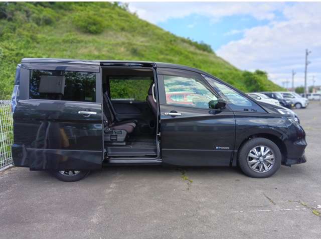 日産 セレナ １．２ Ｅ－ＰＯＷＥＲ ハイウェイスター Ｖ R1年 (東北) 99