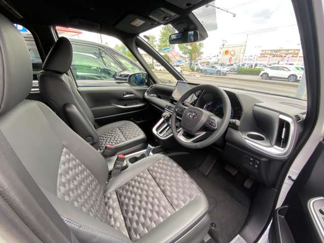 トヨタ ヴォクシー １．８ ハイブリッド Ｓ－Ｚ R7年 (東北) 99