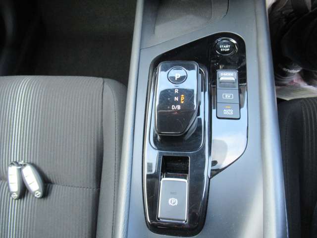 日産 ノート １．２ Ｘ ＦＯＵＲ ４ＷＤ R3年 (東北) 99