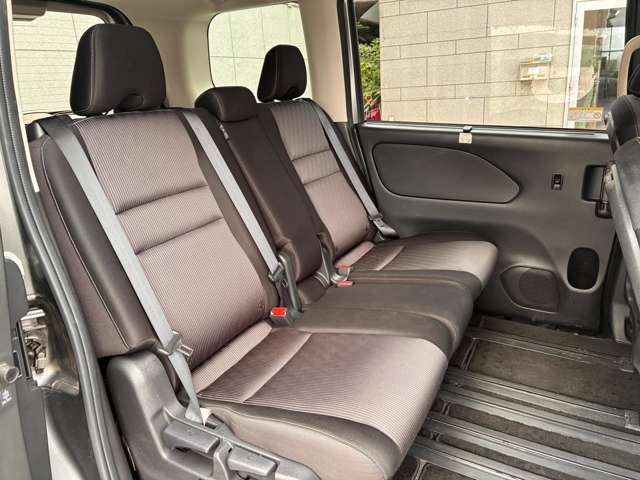 日産 セレナ ２．０ ハイウェイスター Ｖ ４ＷＤ R1年 (東北) 99