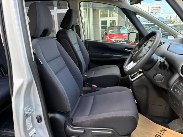 日産 セレナ ２．０ Ｘ ４ＷＤ H29年 (東北) 99