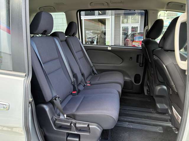 日産 セレナ ２．０ Ｘ ４ＷＤ H29年 (東北) 99