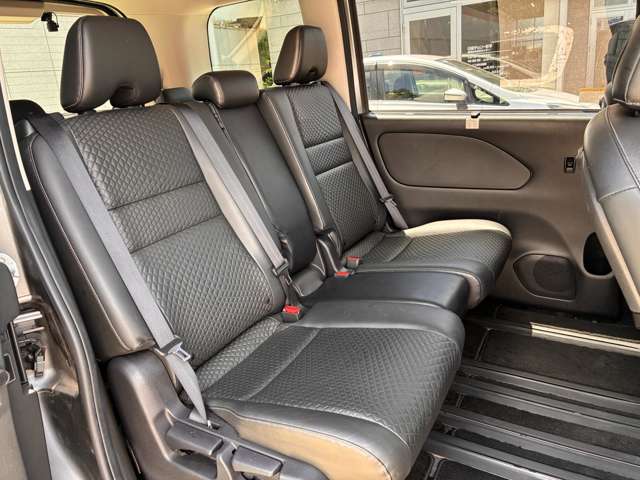 日産 セレナ ２．０ ハイウェイスター Ｖ ４ＷＤ R1年 (東北) 99