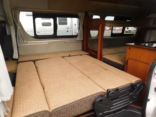 トヨタ ハイエースバン キャンピングカー H27年 (関東) 99