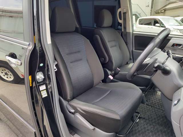 トヨタ ヴォクシー ２．０ ＺＳ 煌ＩＩ H21年 (関東) 99