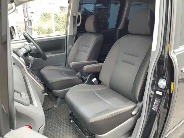 トヨタ ヴォクシー ２．０ ＺＳ 煌ＩＩ H21年 (関東) 99