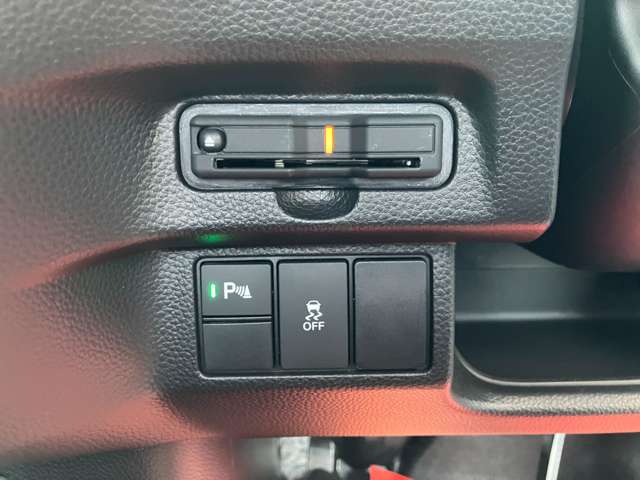 ホンダ Ｎ　ＢＯＸ カスタム ６６０ Ｌ ターボ R5年 (関東) 99