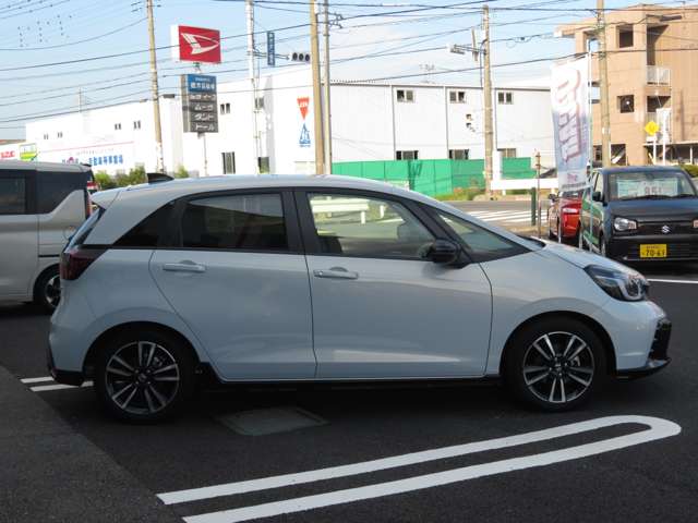 ホンダ フィット　ハイブリッド １．５ Ｅ：ＨＥＶ ＲＳ R5年 (関東) 99