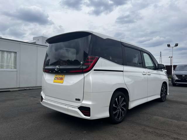 トヨタ ノア １．８ ハイブリッド Ｓ－Ｚ R5年 (関東) 99