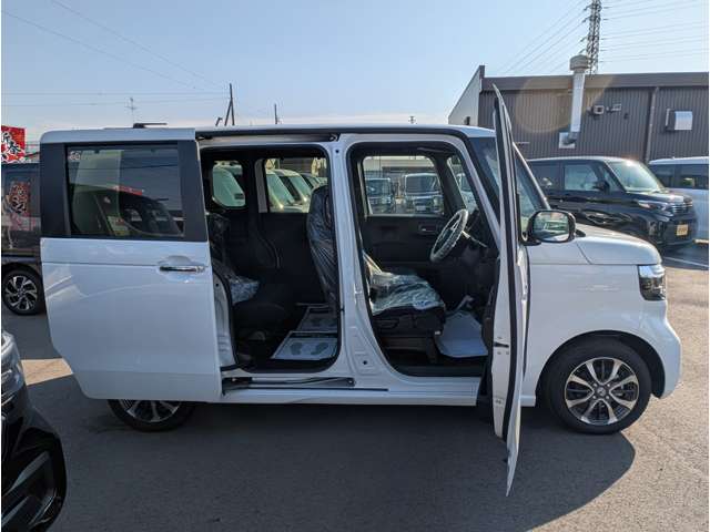 ホンダ Ｎ　ＢＯＸ カスタム ６６０ R8年 (関東) 99